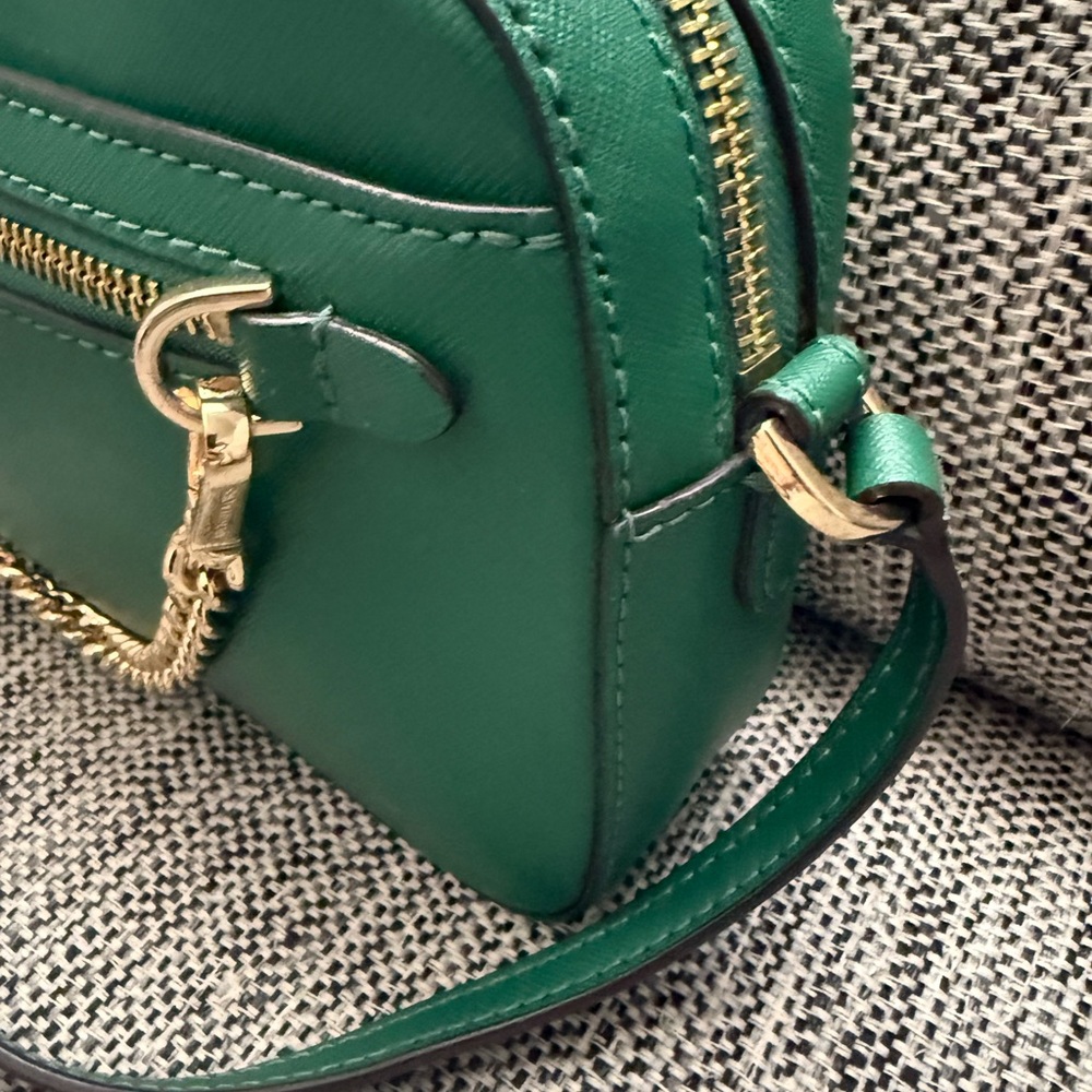 Michael Kors Emerald Saffiano Leather Crossbody with Gold Chain - Picture 3 of 7